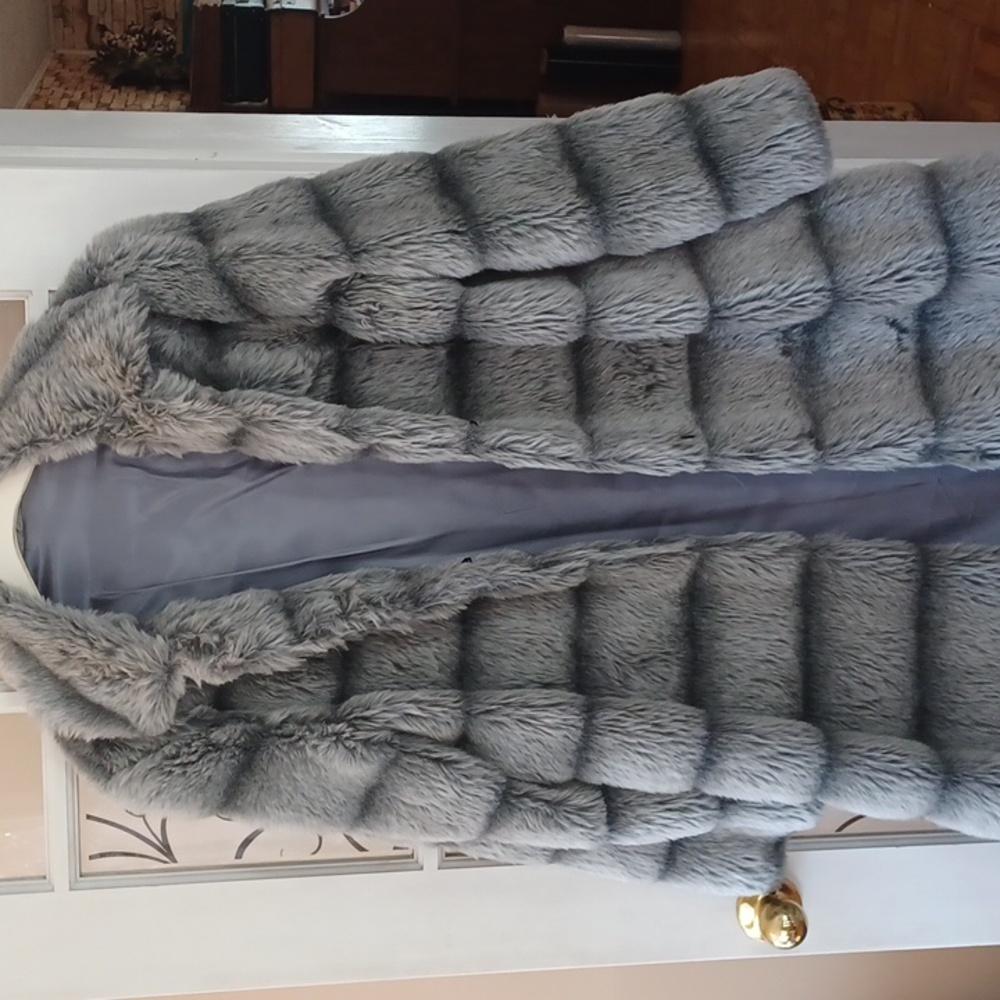 Women's Gray Faux Fur Coat Vintage Handcrafted Size Large-xlarge